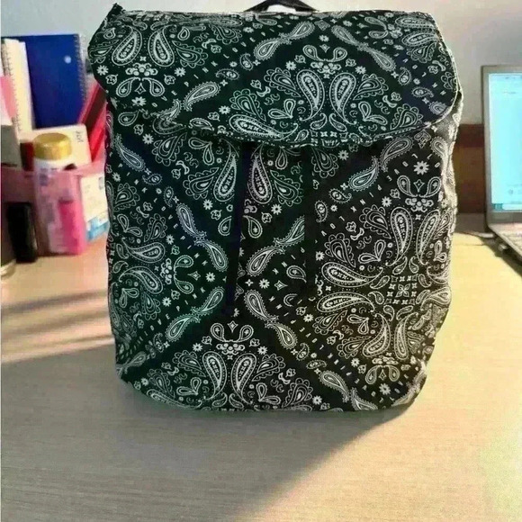 ??????? Handbags - Black & White Bandana Print Drawstring Top Backpack